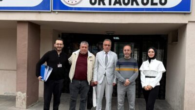 Omurga Sağlığım Projesi kapsamında Bayburt’ta ortaokul öğrencilerine skolyoz taraması yapıldı.