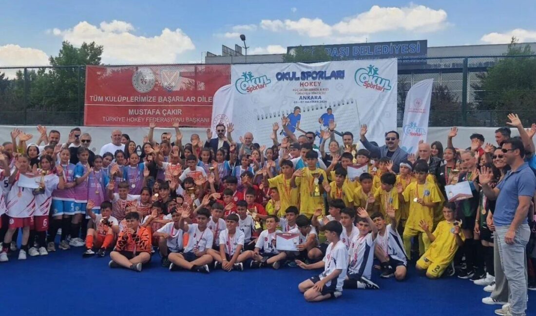 Beypazarı Akşemseddin Ortaokulu Çim Hokeyi Takımı, Türkiye Finalleri’nde elde ettiği