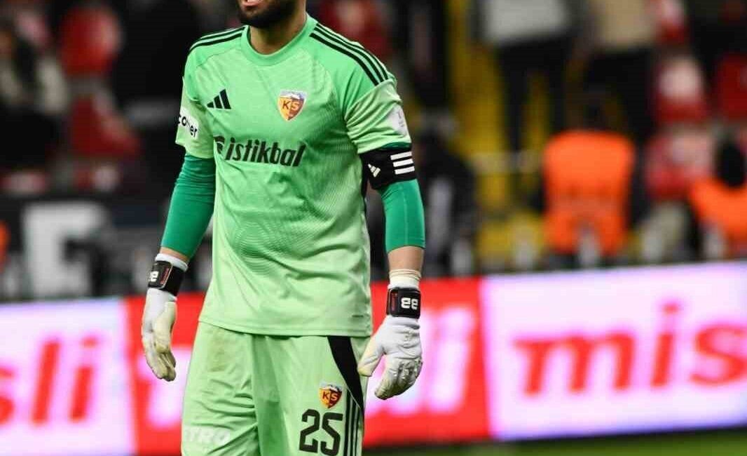 Bilal Bayazit, Kayserispor’a veda etti Kayserispor sözleşmesi sona eren kaleci Bilal Bayazit, sarı-kırmızılı kulübe veda