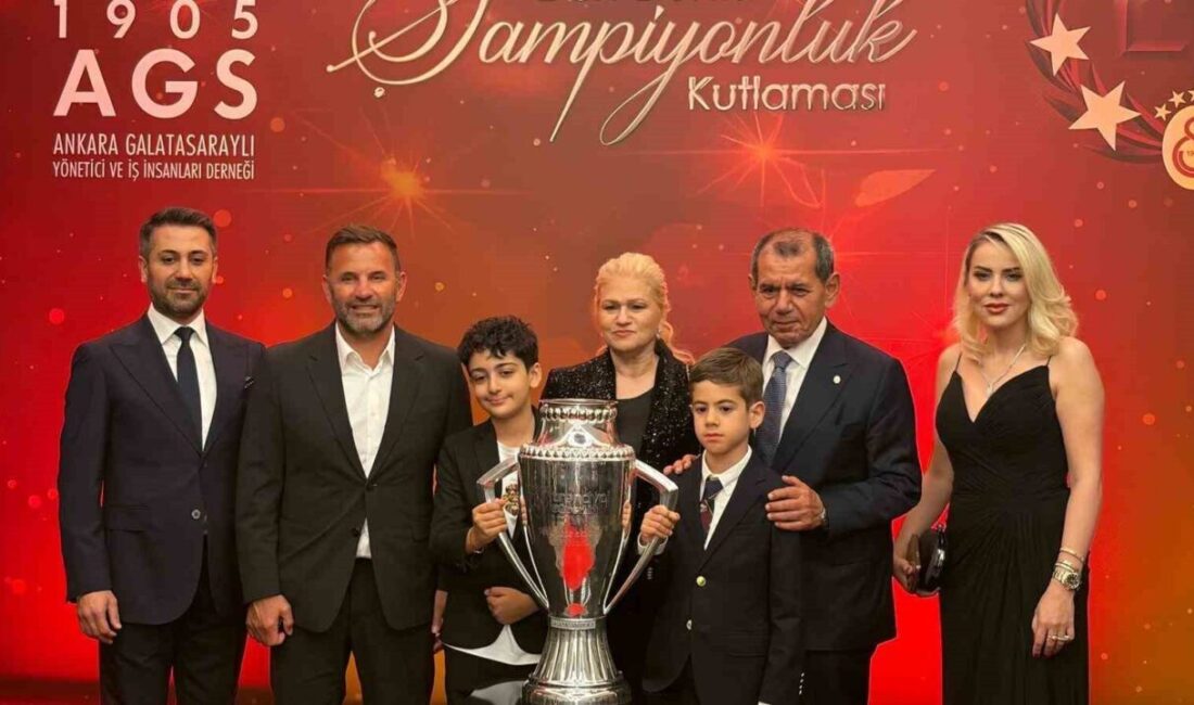 Galatasaray Spor Kulübü Başkanı Dursun Özbek, “27. şampiyonluk topun ağzında.