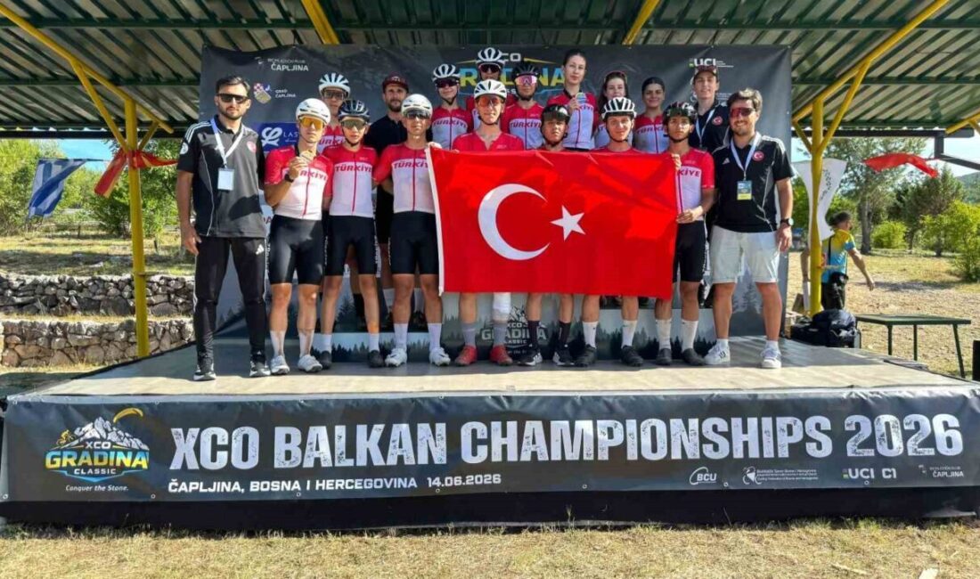 Bosna Hersek’te düzenlenen 2026 Dağ Bisikleti Balkan Şampiyonası’nda yarış sırasında