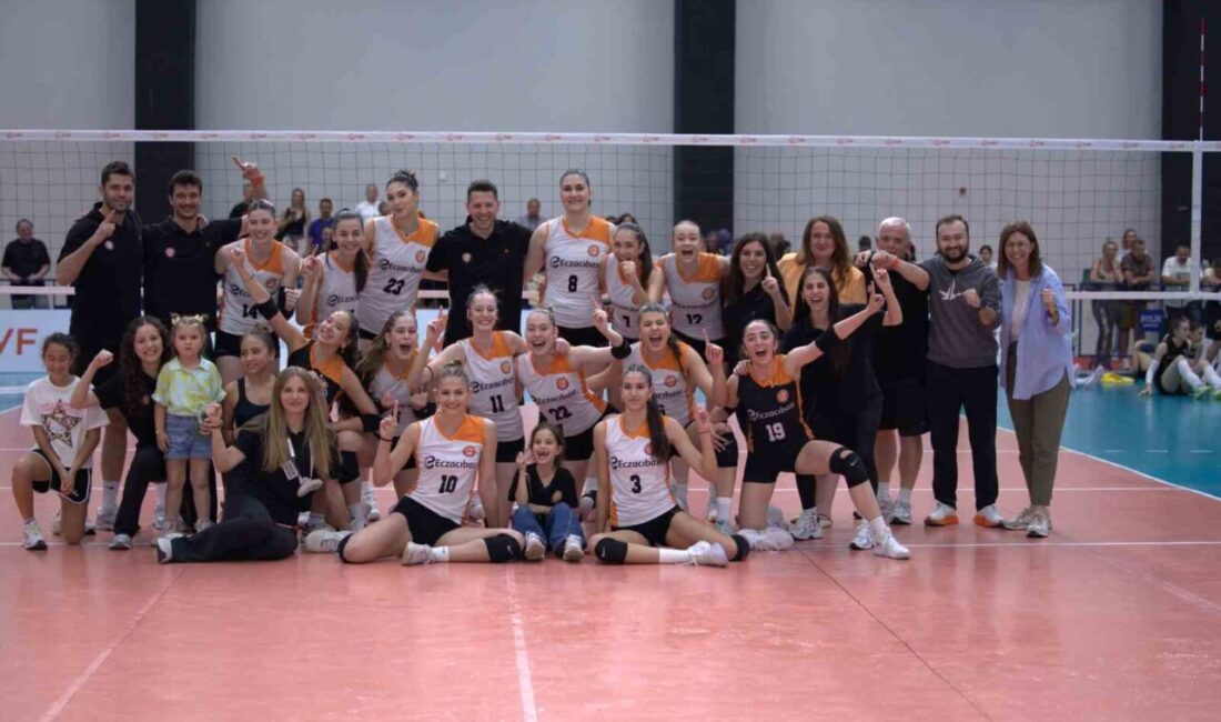 Eczacıbaşı Yıldız Kız Takımı namağlup üst üste 3. kez Türkiye şampiyonu Eczacıbaşı Yıldız Kız Takımı namağlup Türkiye şampiyonu oldu. Eczacıbaşı Spor