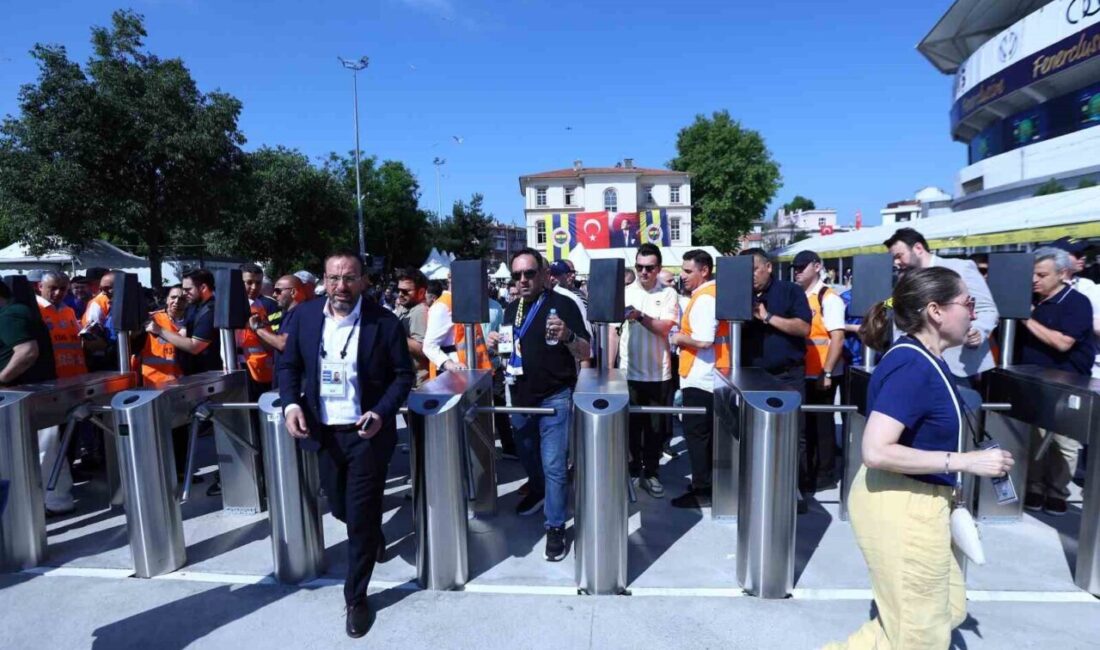 Fenerbahçe’de olağanüstü seçimli genel kurul toplantısı başladı. Fenerbahçe Spor Kulübü’nde