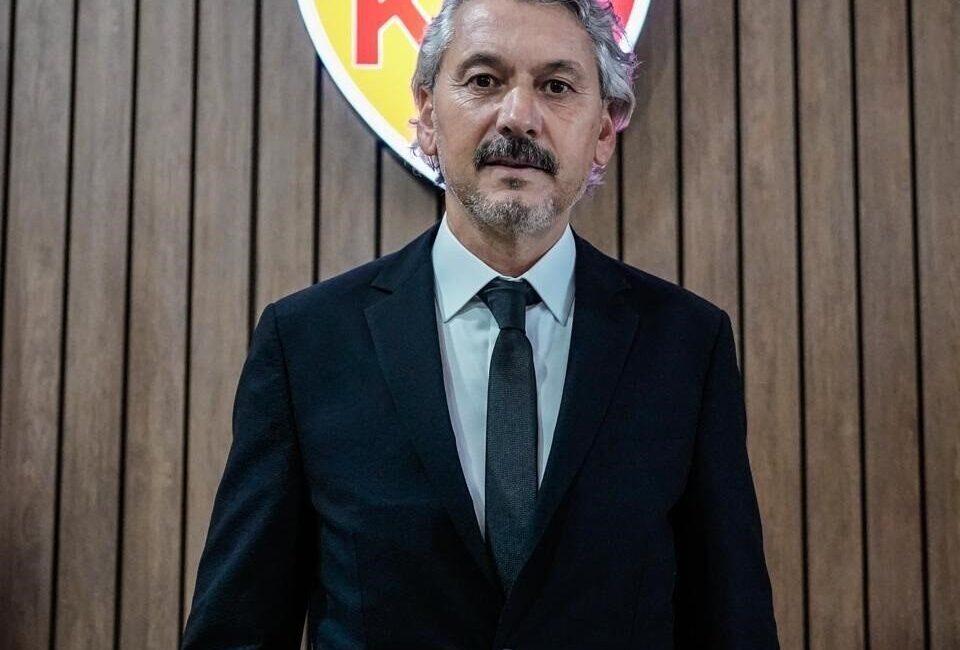 Kayserispor Kulübü, sosyal medya hesabından yaptığı paylaşımla Teknik Direktörlük görevi