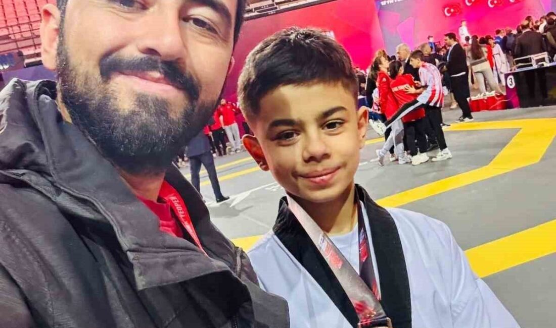 Aliağa Gençlik Merkezi (AGM) Spor Kulübü Taekwondo Antrenörü ve Türkiye