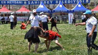 Şahinbey Belediyesi ev sahipliğinde Geleneksel Sporlar Merkezi’nde düzenlenen Okul Sporları