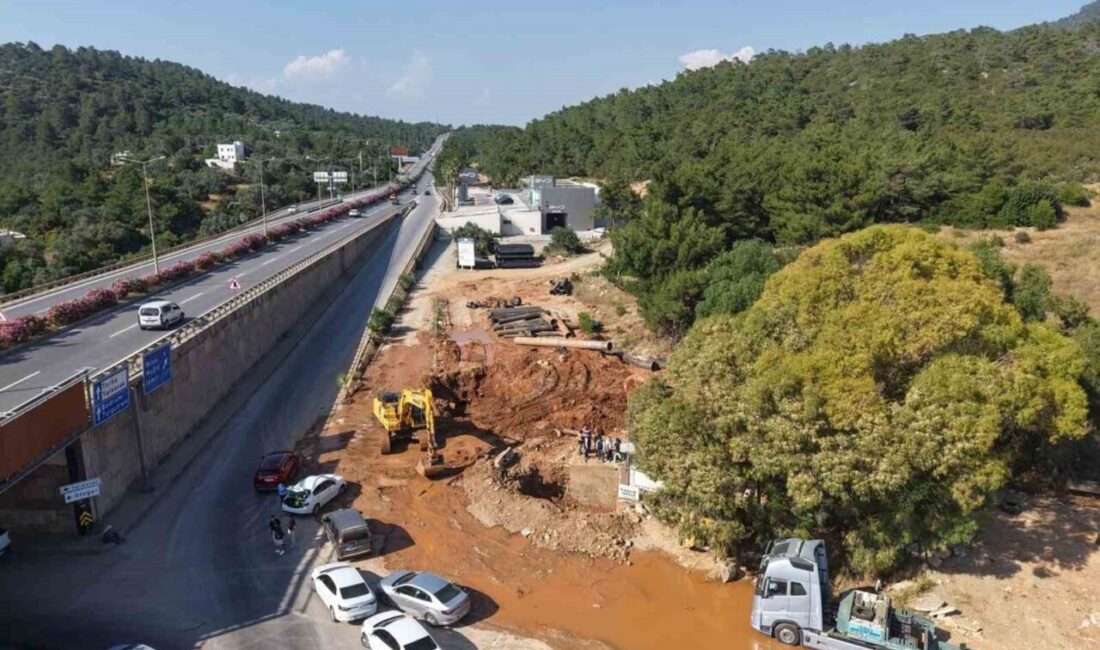 Muğla’nın Bodrum Yarımadasında sık ık patlayan su isale hattında Muğla