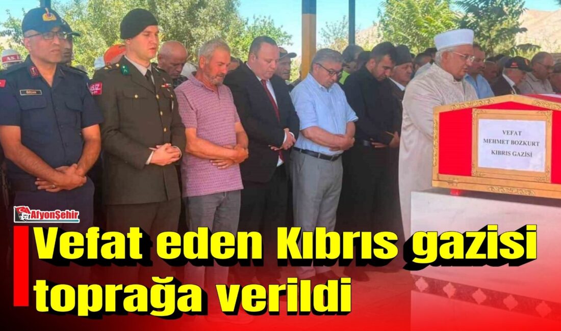 Afyonkarahisar’da vefat eden Kıbrıs Gazisi Mehmet Bozkurt, düzenlenen askeri törenin