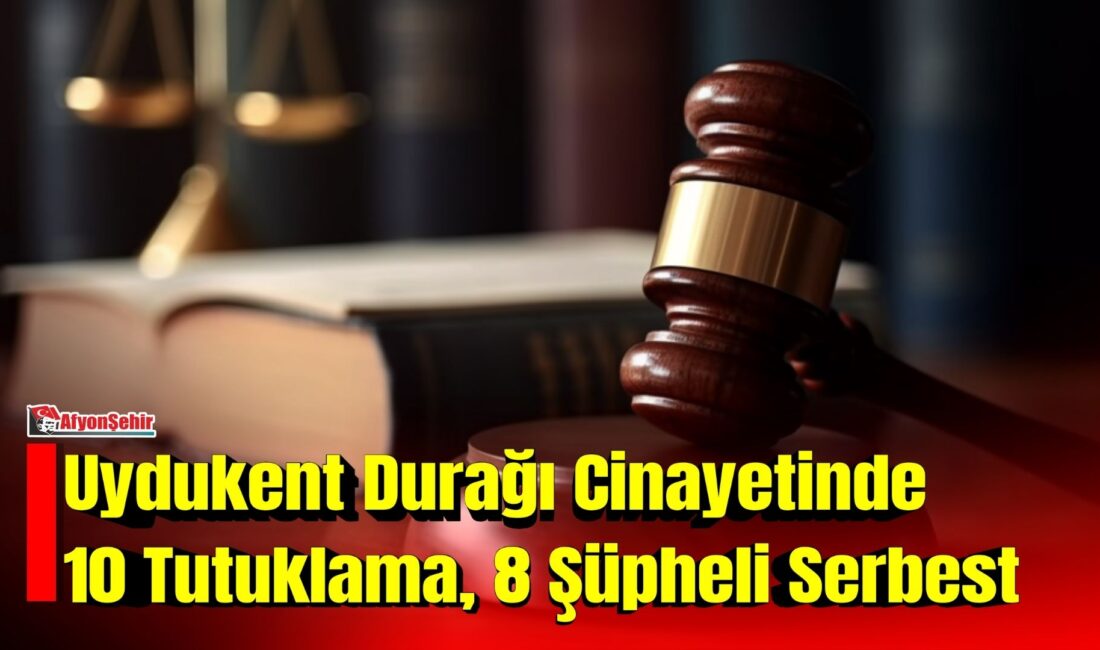 Afyonkarahisar'da Dörtyol Mahallesi'ndeki Uydukent Minibüs Durağı'nda Durak Başkanı Osman Bulaş'ın