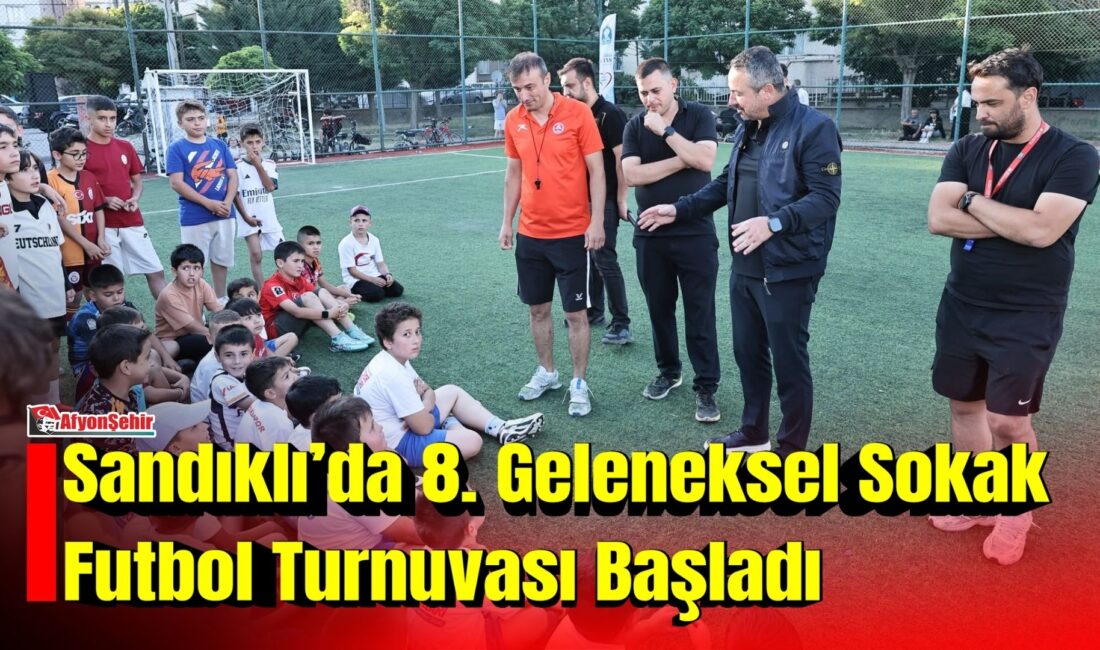 Sandıklı Belediyesi tarafından bu yıl 8’incisi düzenlenen Geleneksel Sokak Futbol