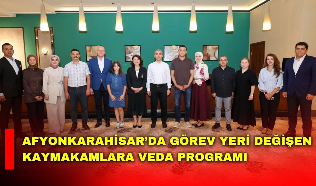 Cumhurbaşkanlığı Kararnamesi ile görev yerleri değişen kaymakamlar, düzenlenen veda programında