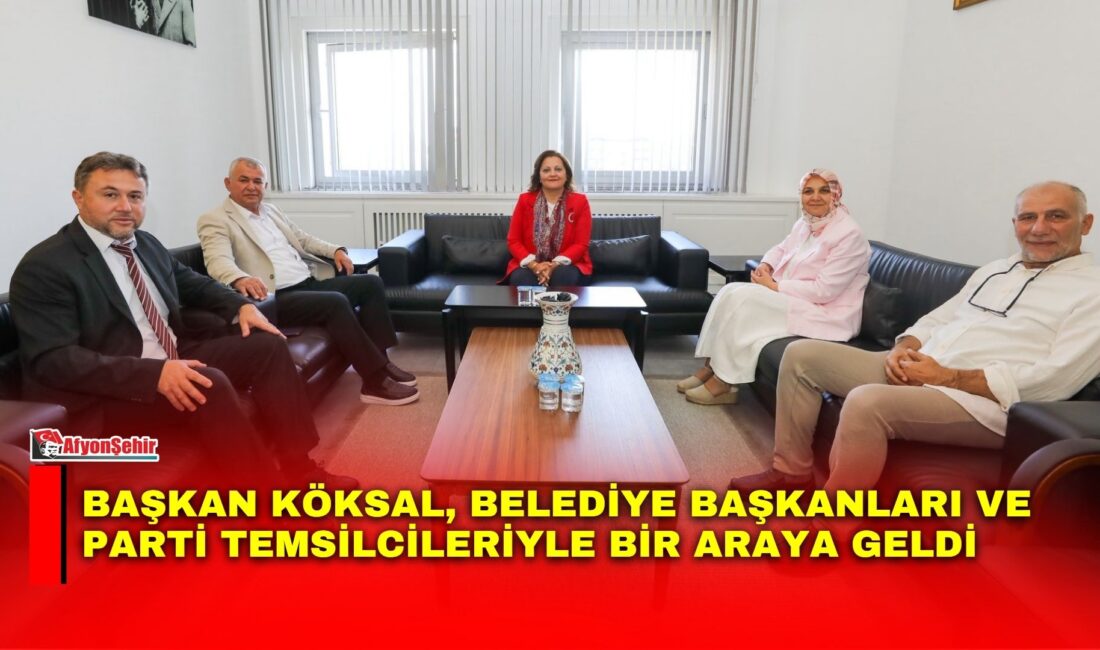 Afyonkarahisar Belediye Başkanı Burcu Köksal, İhsaniye Belediye Başkanı Emine Gökçe,