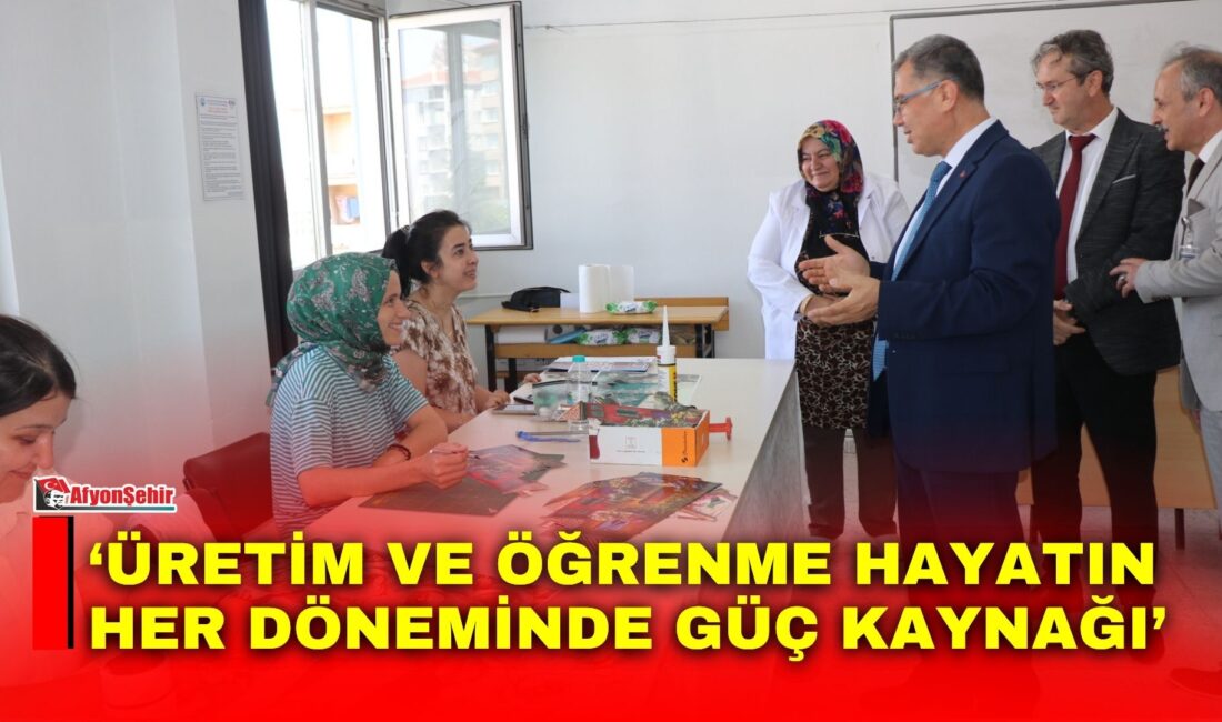 Afyonkarahisar İl Milli Eğitim Müdürü İsmail Altınkaynak, şube müdürleri ile