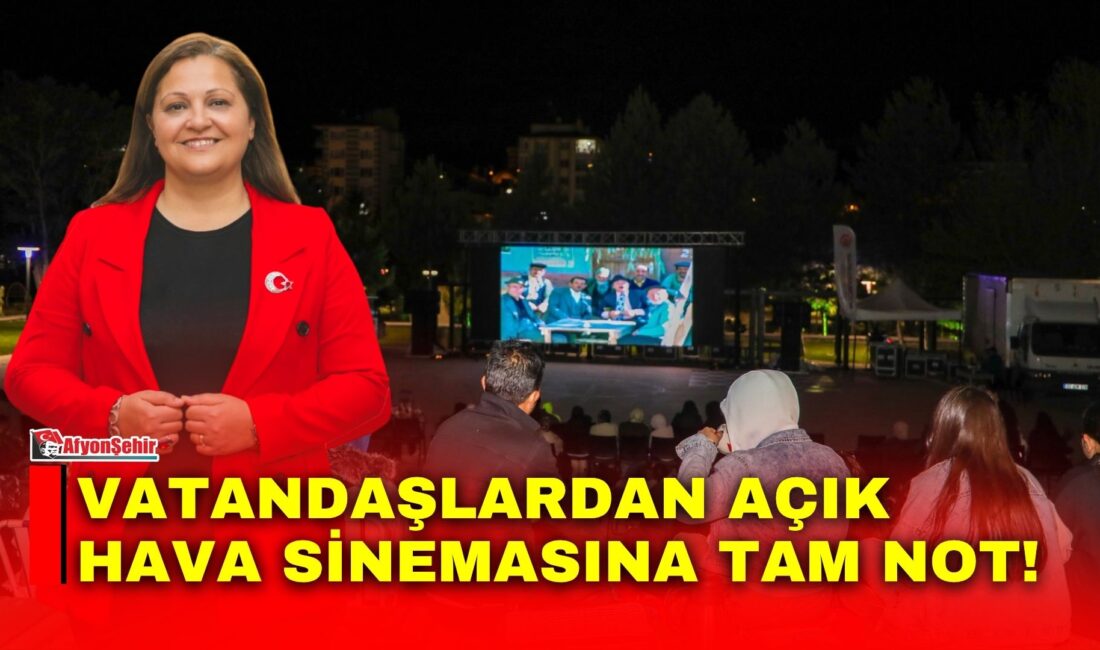 Afyonkarahisar Belediyesi'nin düzenlediği Açık Hava Sinema Akşamları kapsamında gösterilen "Köyden