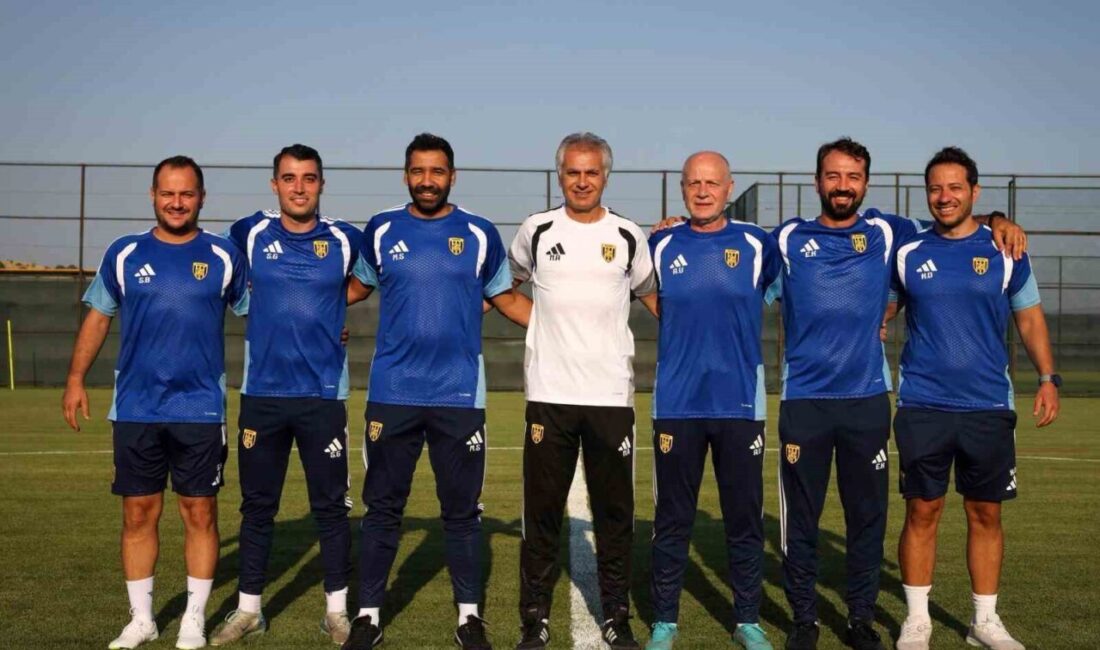 TFF 2. Lig Beyaz Grup ekiplerinden Aliağa FK, tesislerinde gerçekleştirdiği