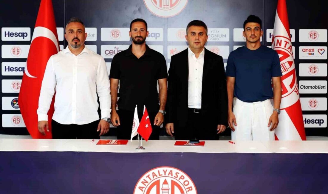 Antalyaspor, Soner Dikmen ve Erdoğan Yeşilyurt’un sözleşmelerini 2’şer yıllığına yeniledi.