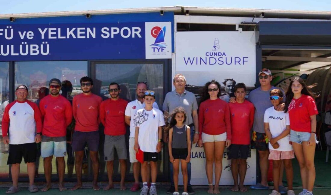 Ayvalık Belediyesi’nin yaz tatili boyunca çocukları sporla ve denizle buluşturmak