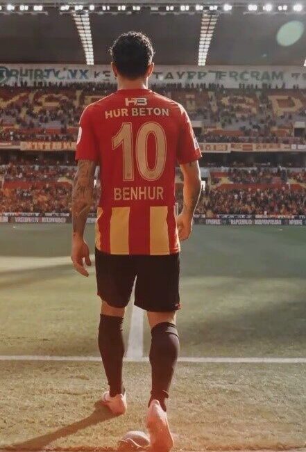 Kayserispor; son olarak Erzurumspor forması giyen ve şampiyonluk yaşayan Benhur