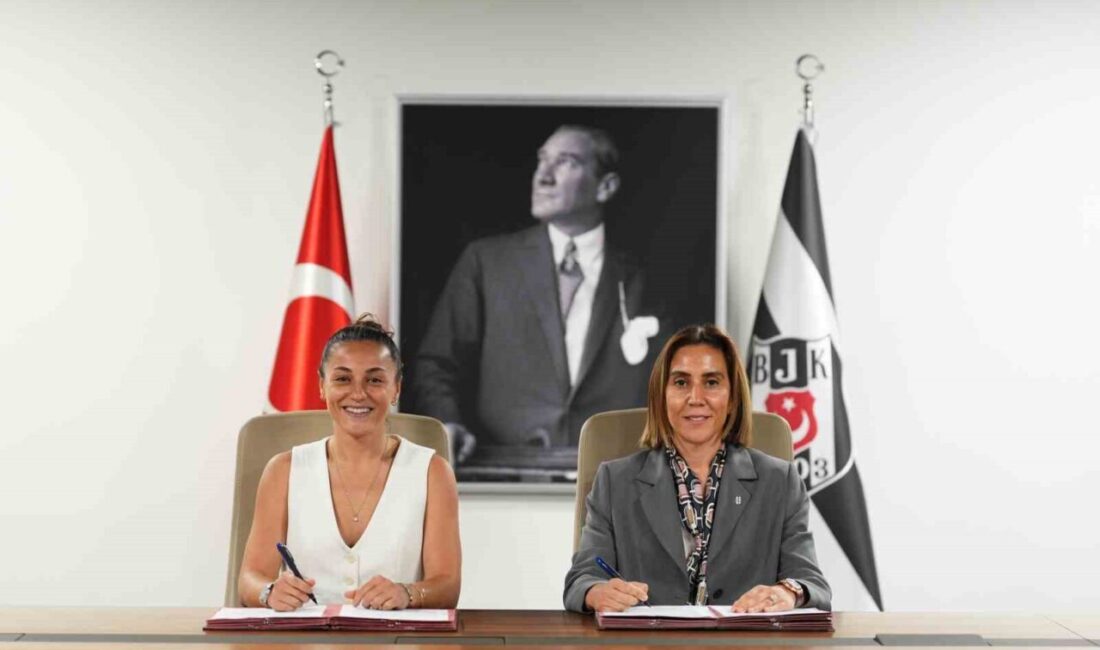 Beşiktaş Kulübü, kadın futbol takımının başına Didem Karagenç’in getirildiğini açıkladı.