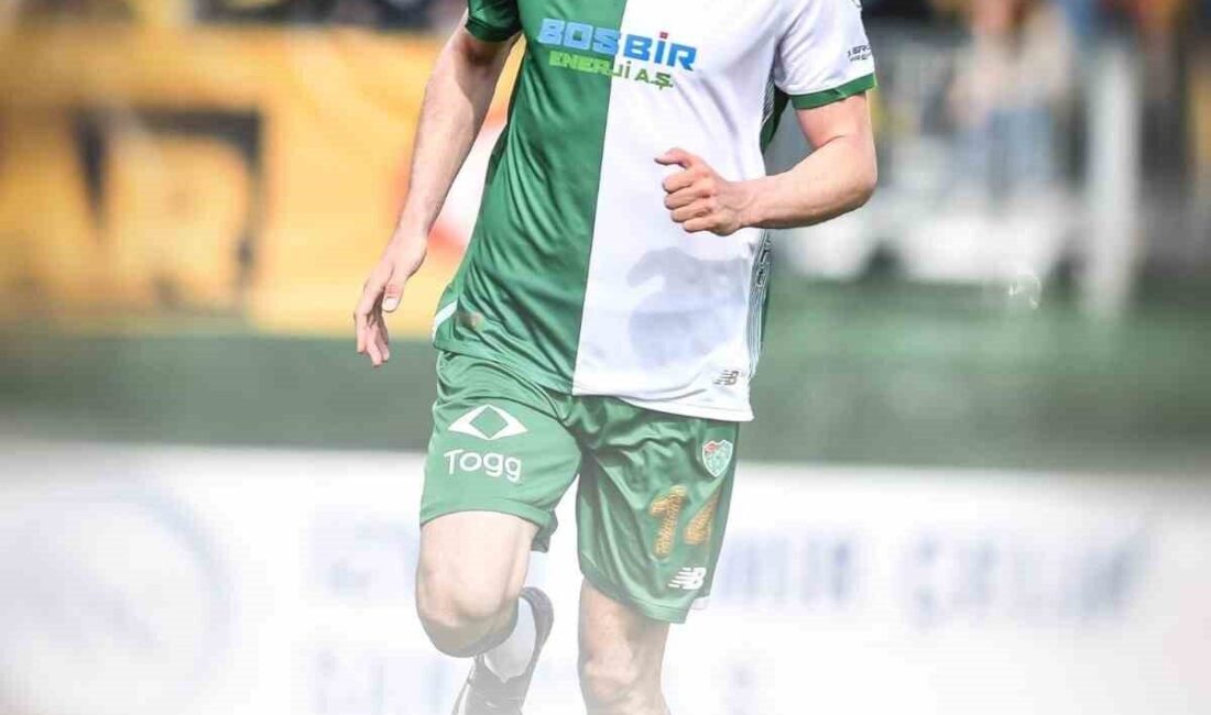 Trendyol 1. Lig ekiplerinden Bursaspor, orta saha oyuncusu Hakkı Türker