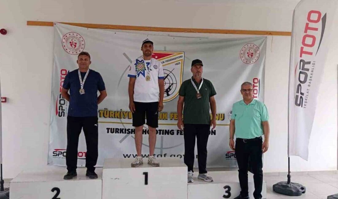 Muğla Büyükşehir Belediyesi Spor Kulübü sporcuları, trap ve satrançta elde