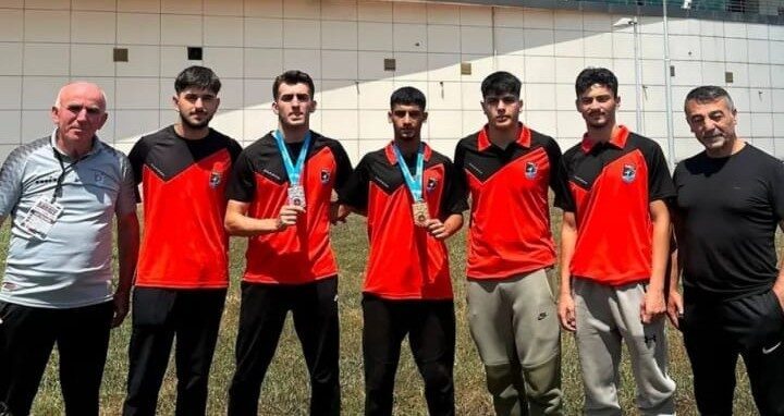 Darıca Belediyesi Eğitim Spor Kulübü sporcuları, Samsun’da gerçekleştirilen U-21 Türkiye
