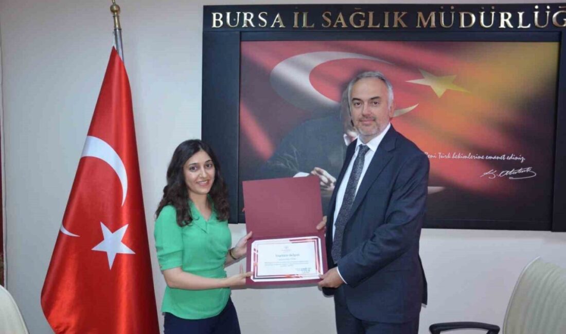Bursa İl Sağlık Müdürü Uzm. Dr. Mustafa Çetin, anne ve