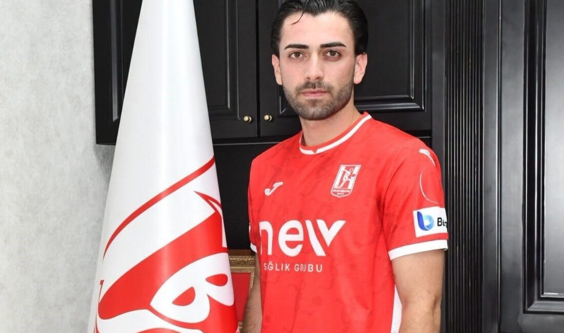 Nev Sağlık Grubu Balıkesirspor kanat oyuncusu Erdal Kaya ile 1