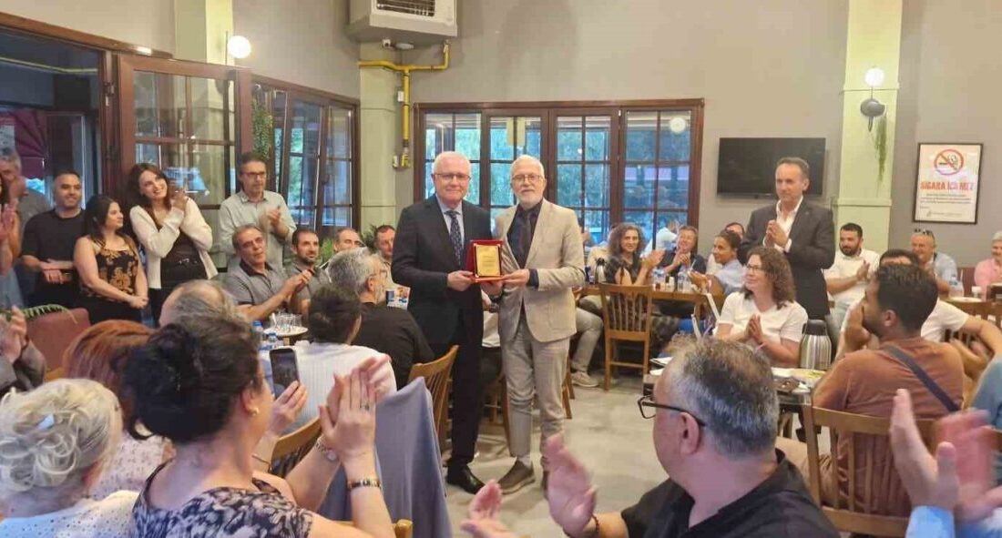 Eskişehir İl Sağlık Müdürlüğünde uzun yıllar yöneticilik görevinde bulunan Ömer