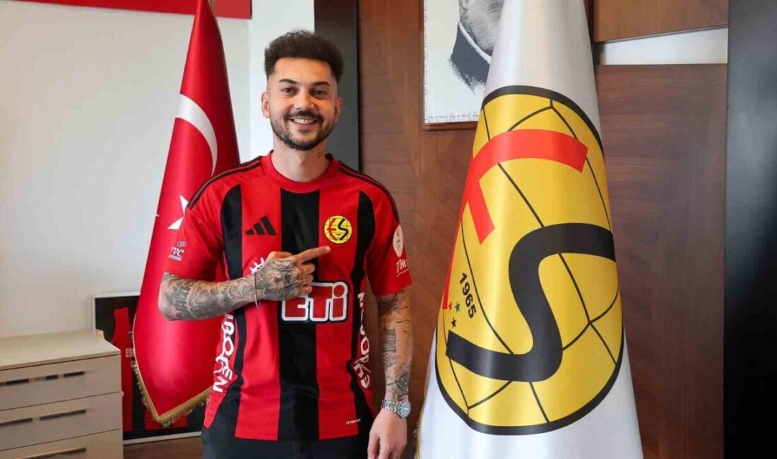 Eskişehirspor, yeni sezon transfer çalışmaları kapsamında kadrosundaki Tayfun Tatlı ile