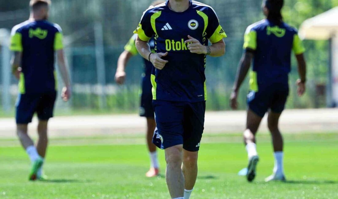 Fenerbahçe, takım kaptanlarından Mert Hakan Yandaş ile asgari ücret üzerinden