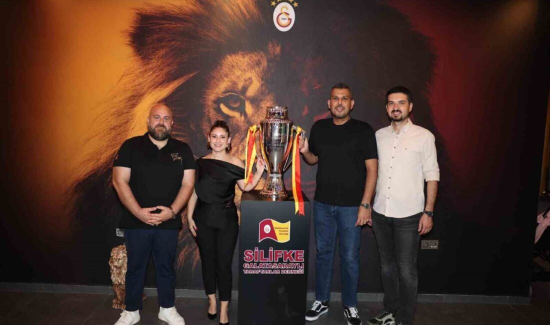 Galatasaray’ın kazandığı şampiyonluk kupası, Silifke Galatasaraylı Taraftarlar Derneği’nin organizasyonuyla Silifke’ye