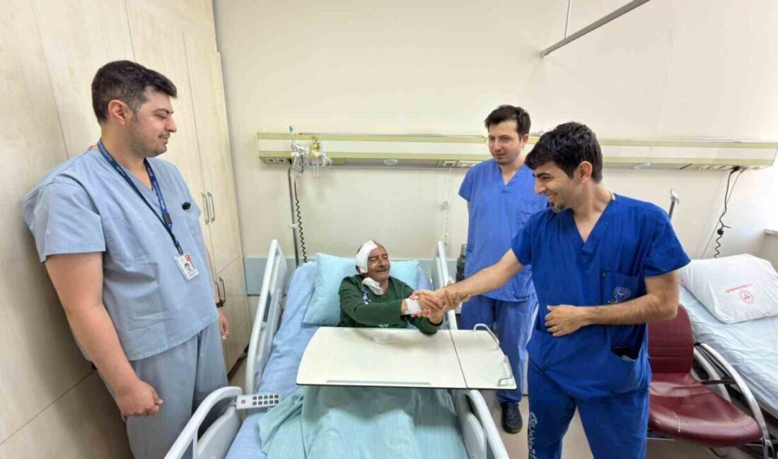 Hakkâri Devlet Hastanesi Beyin ve Sinir Cerrahisi Kliniği’nde, 72 yaşındaki
