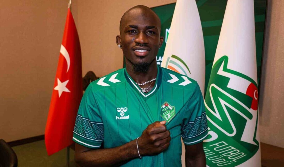 Trendyol 1. Lig ekiplerinden Iğdır FK, Ganalı futbolcu Felix Afena-Gyan’ı