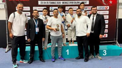 Tokat’ta düzenlenen Süper Minikler Türkiye Judo Şampiyonası’nda mücadele eden Sivaslı