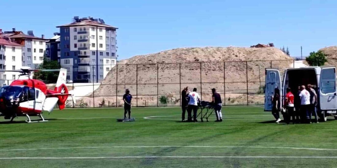 Malatya’nın Darende ilçesinde kalp krizi geçiren şahıs, ileri tedavi amacıyla