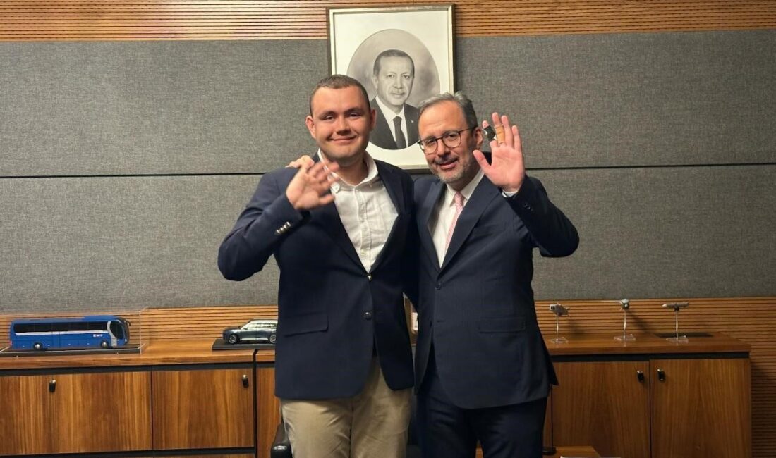 Önceki Dönem Gençlik ve Spor Bakanı, AK Parti İzmir Milletvekili,