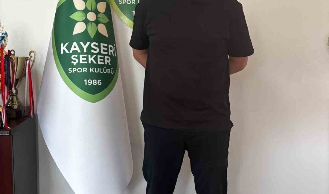 Profesyonelliğe Geçiş Ligi (PGL) ekiplerinden Kayseri Şekerspor, Teknik Direktör Uğur