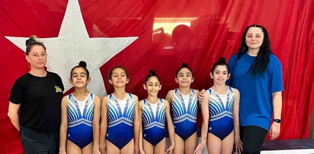 İstanbul’da düzenlenen Küçük Kadınlar 1. Etap Türkiye Cimnastik Şampiyonası’nda mücadele