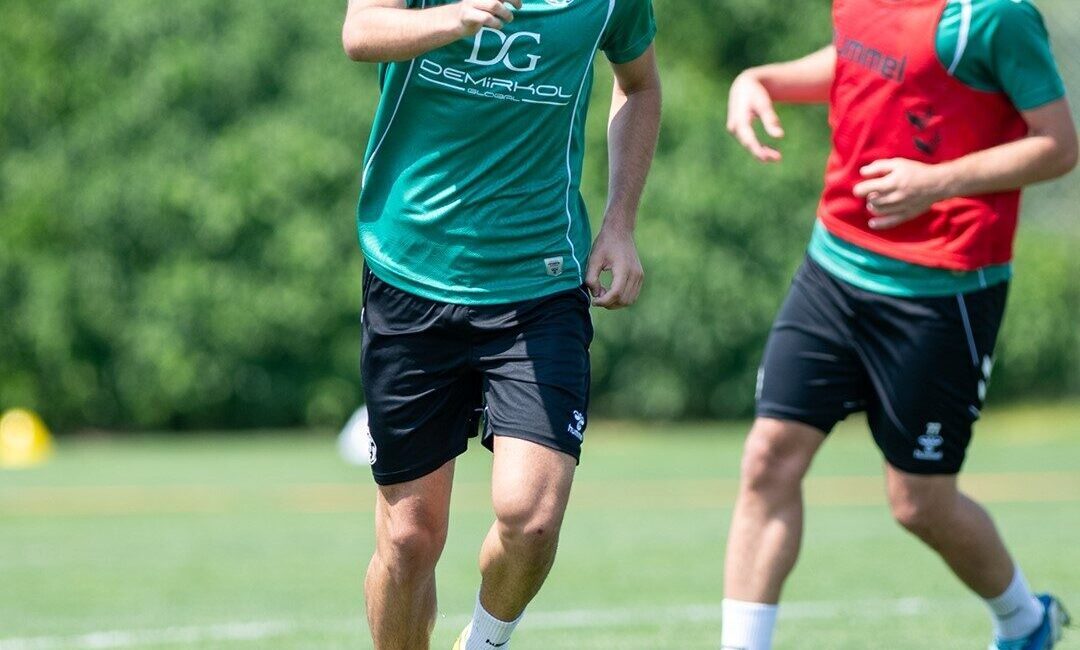 Konyaspor, yeni sezon hazırlıklarına sabah saatlerinde yaptığı antrenmanla devam etti.