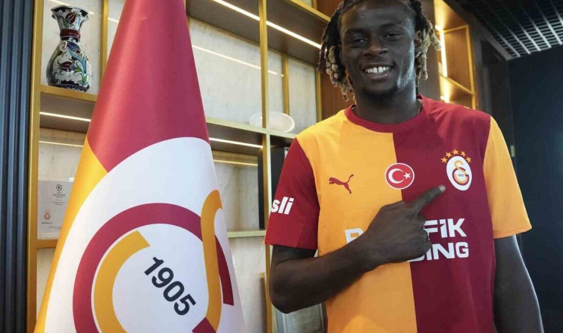 Lesley Ugochukwu, Galatasaray’ın 11. Fransız futbolcusu oldu Galatasaray’ın yeni transferi 22 yaşındaki futbolcu Lesley Ugochukwu, sarı-kırmızılıların tarihindeki