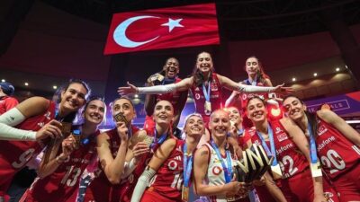 Malatya Büyükşehir Belediye Başkanı Sami Er, FIVB Milletler Ligi finalinde