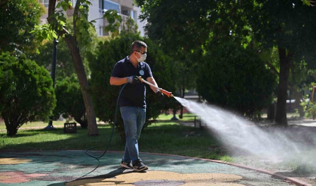 Manisa’da sivrisinekten kemirgene tam kapsamlı mücadele Manisa Büyükşehir Belediyesi, halk sağlığını korumak amacıyla 17 ilçede sivrisinekten