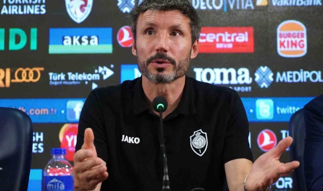 Belçika Kraliyet Futbol Federasyonu, Teknik Direktör Mark van Bommel ile