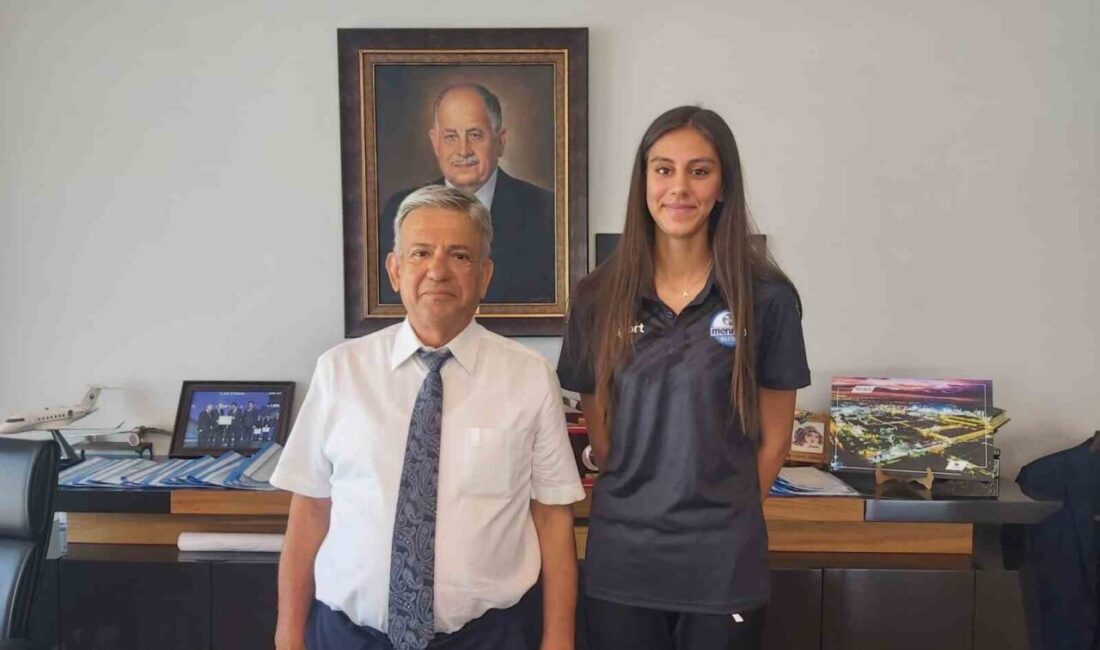 Merinos Voleybol Spor Kulübünün alt yapısında yetişen Azra Kankılıç Milli