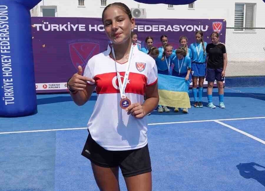 Muğlalı sporcu Tuanna Sel’in de formasını giydiği 16 Yaş Altı