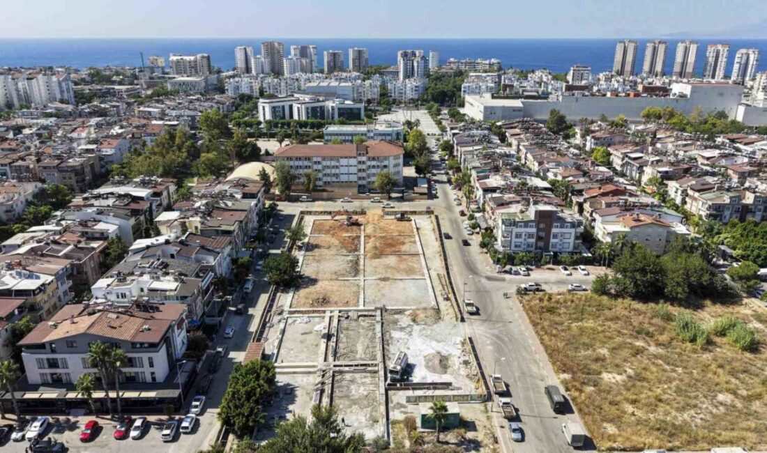 Antalya Muratpaşa Belediyesi, Fener Mahallesi’nde 4 tenis ve 4 padel