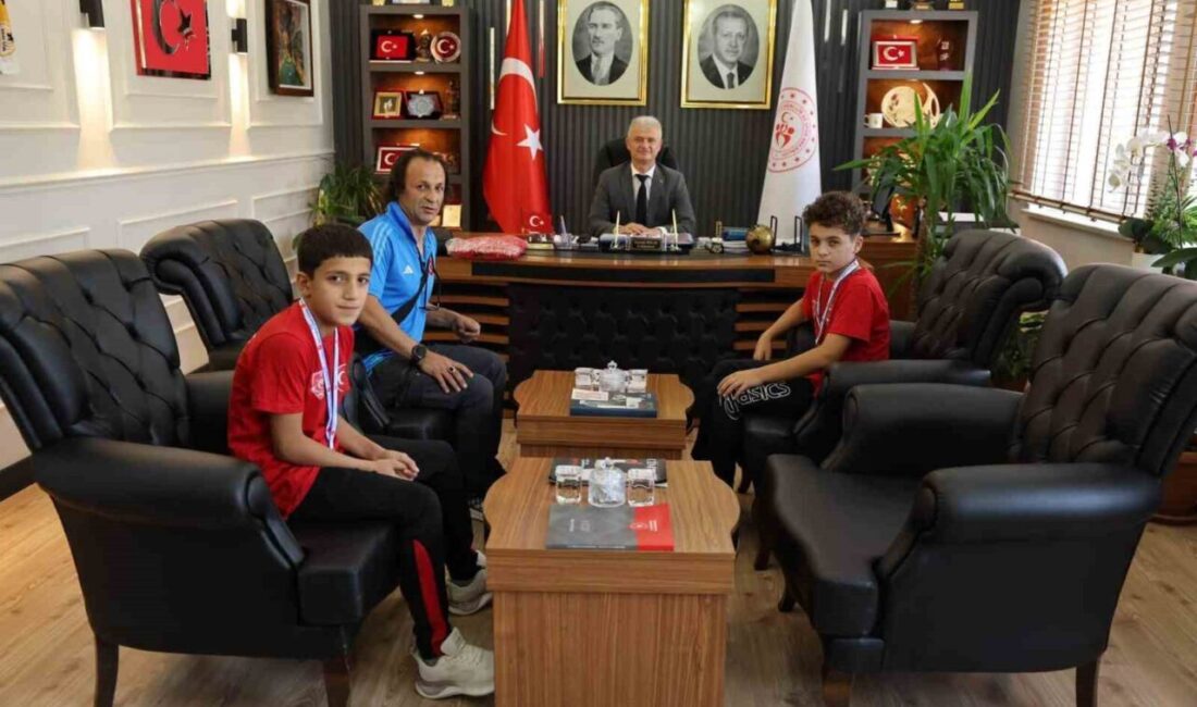Ankara’da düzenlenen Minikler Türkiye Grekoromen Güreş Şampiyonası’nda dereceye giren Muşlu