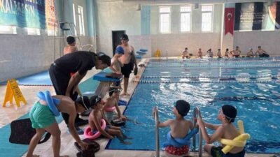 Gençlik ve Spor Bakanlığı tarafından Türkiye genelinde yürütülen “Yüzme Bilmeyen