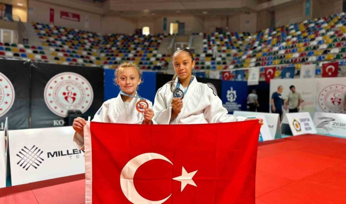 Sakarya Büyükşehir Belediyesi Spor Kulübü sporcuları, Kocaeli’de katıldıkları yağlı güreş